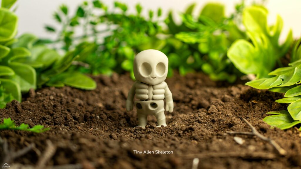 Tiny Alien Skeleton – ruchoma figurka do pomalowania 3D FDM